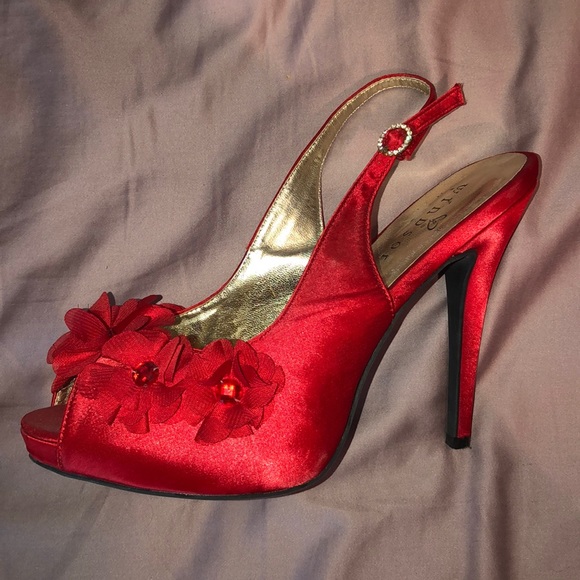 Heels - Picture 2 of 3